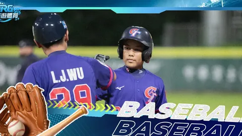 “新春行脚基层·记者探秘360行：1200公里征程——新华社记者与大货司机夫妇共度归途喜怒哀乐”